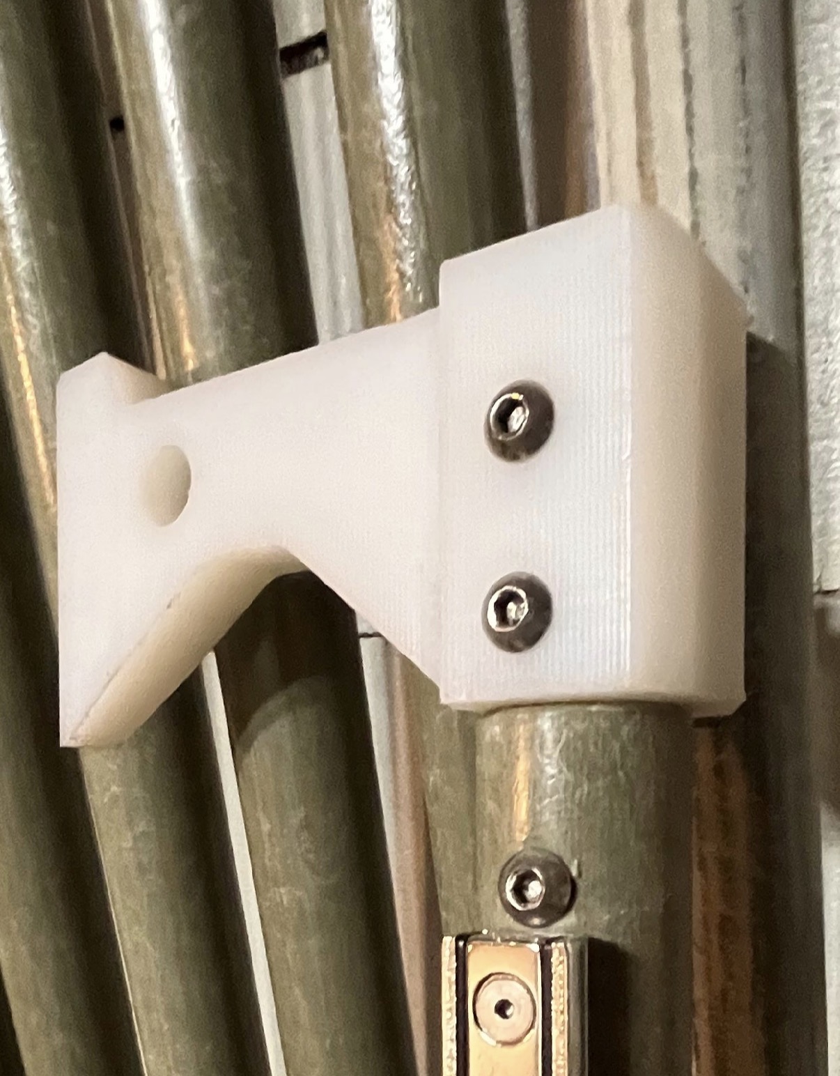 Legacy two-hole non-threaded UHMW head used on the aluminum Future Light line